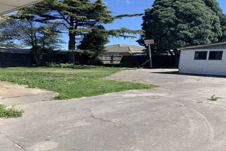 Photo of property in 22 Oriana Crescent, Hornby, Christchurch, 8042