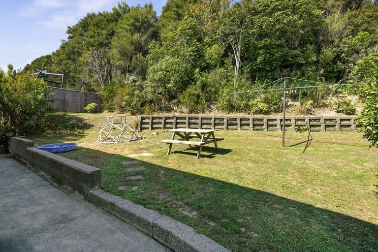 Photo of property in 43 Holland Street, Wainuiomata, Lower Hutt, 5014