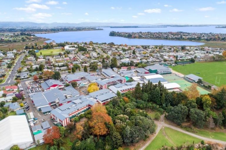 Photo of property in 33 Little John Drive, Bellevue, Tauranga, 3110