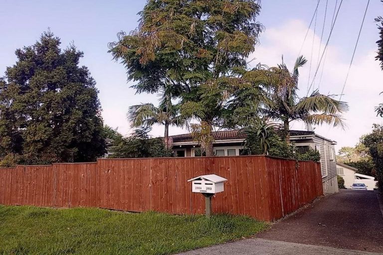 Photo of property in 288 East Coast Road, Forrest Hill, Auckland, 0620