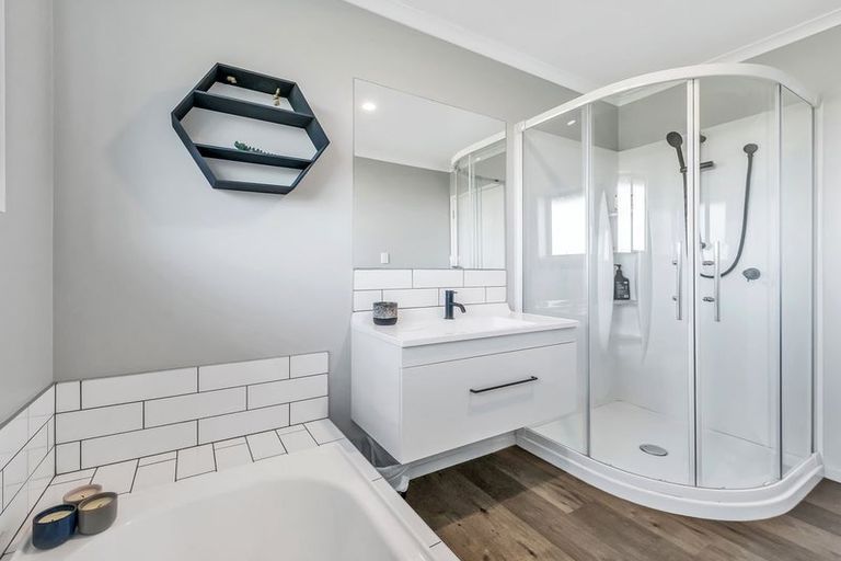 Photo of property in 7 Reuben Avenue, Rolleston, 7615