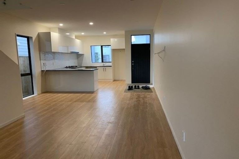 Photo of property in 10 Tapuwae Way, Mangere Bridge, Auckland, 2022