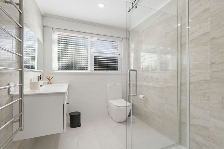 Photo of property in 46b Grand Vue Road, Kawaha Point, Rotorua, 3010