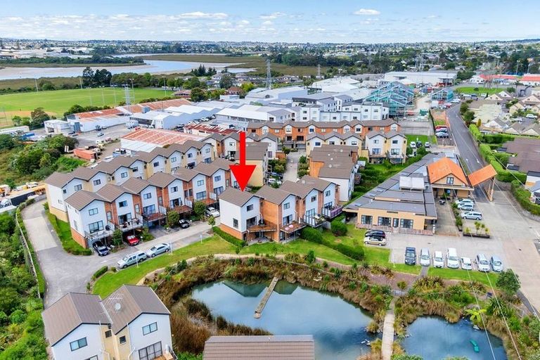 Photo of property in St Claire Village, 233/172 Mcleod Road, Te Atatu South, Auckland, 0610