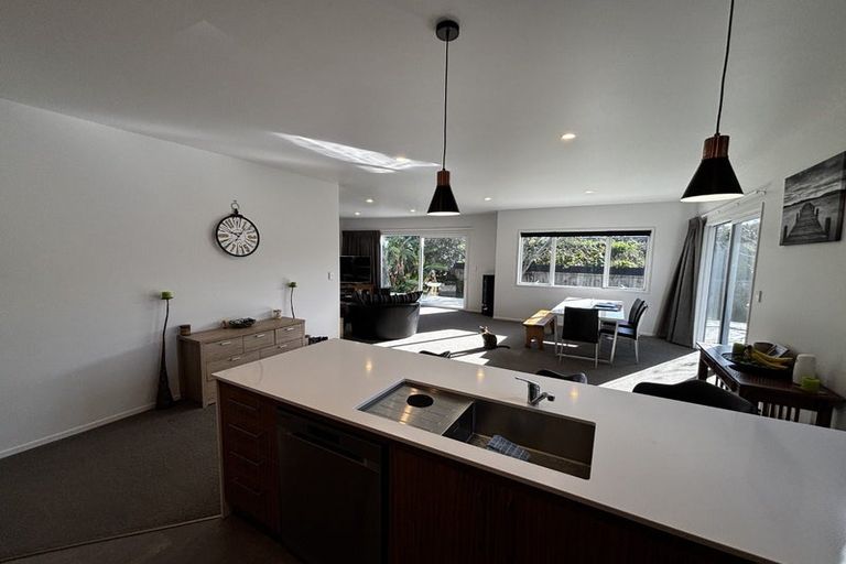 Photo of property in 17 Atiawa Street, Glen Avon, New Plymouth, 4312