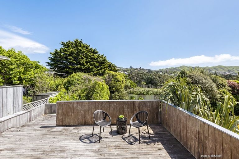 Photo of property in 19 Lynda Avenue, Paparangi, Wellington, 6037