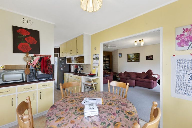 Photo of property in 10 Avalon Place, Glenfield, Auckland, 0629