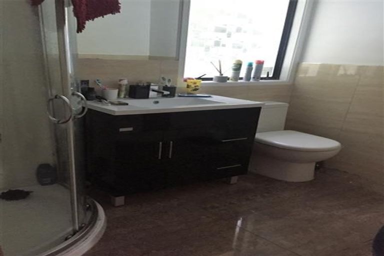 Photo of property in 50 Glennandrew Drive, Half Moon Bay, Auckland, 2012