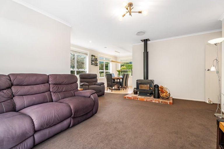 Photo of property in 52 Katherine Mansfield Drive, Whitemans Valley, Upper Hutt, 5371
