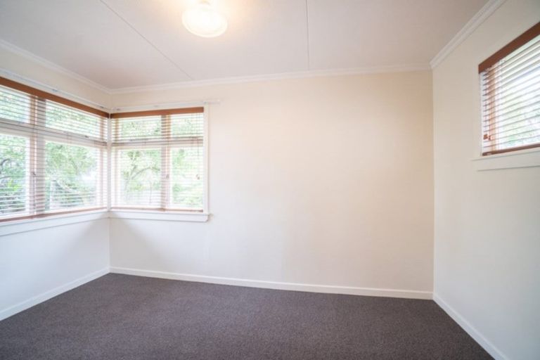 Photo of property in 4 Milson Line, Roslyn, Palmerston North, 4414