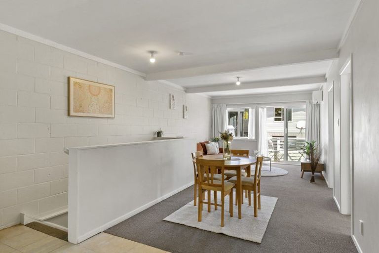 Photo of property in 15f1 Bloomsbury Grove, Newlands, Wellington, 6037
