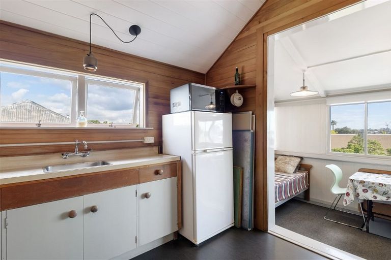 Photo of property in 58 Calliope Road, Stanley Point, Auckland, 0624