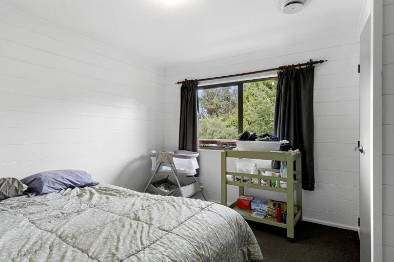 Photo of property in 6 Serenity Grove, Maoribank, Upper Hutt, 5018