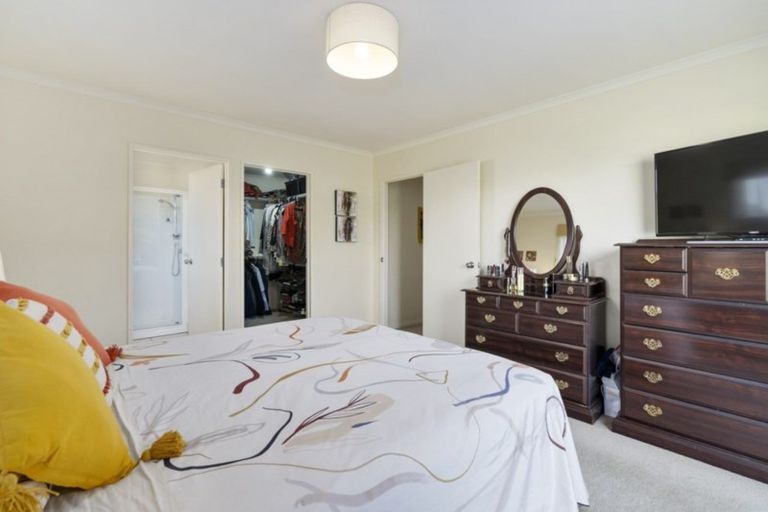 Photo of property in 17 Bouvardia Avenue, Milson, Palmerston North, 4414