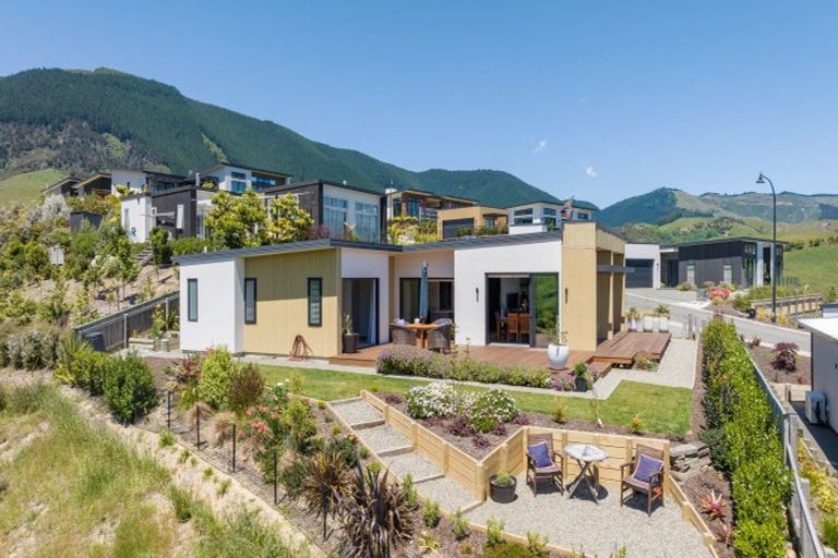 Photo of property in 18 Hill Tops Way, Stoke, Nelson, 7011