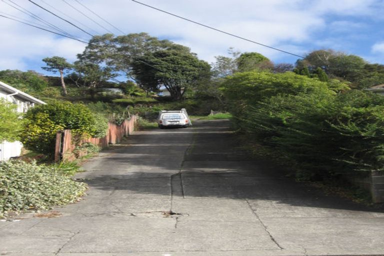 Photo of property in 15 Hill Grove, Naenae, Lower Hutt, 5011