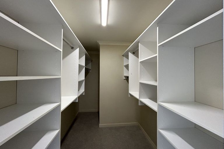 Photo of property in 7 Shearwater Rise, Rothesay Bay, Auckland, 0630