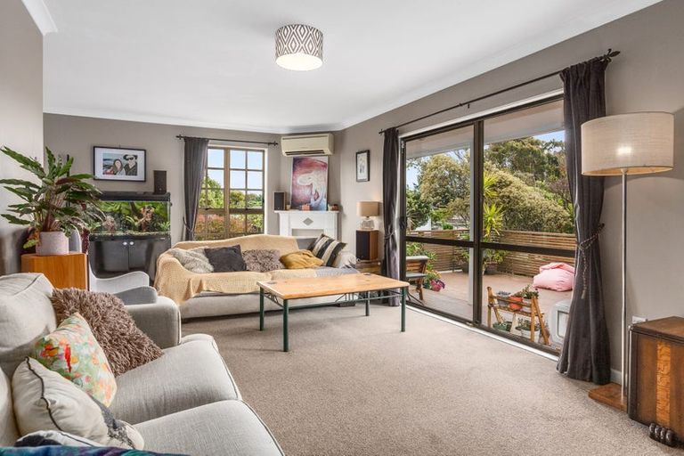 Photo of property in 44 Omapere Street, Whitby, Porirua, 5024