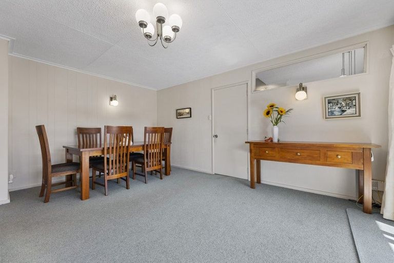 Photo of property in 113 Easther Crescent, Kew, Dunedin, 9012