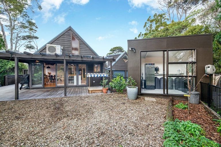 Photo of property in 172 Huia Road, Titirangi, Auckland, 0604
