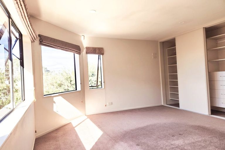 Photo of property in 43 Bleakhouse Road, Howick, Auckland, 2014