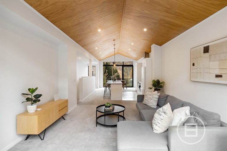 Photo of property in 3 Phoenix Lane, Arthurs Point, Queenstown, 9371