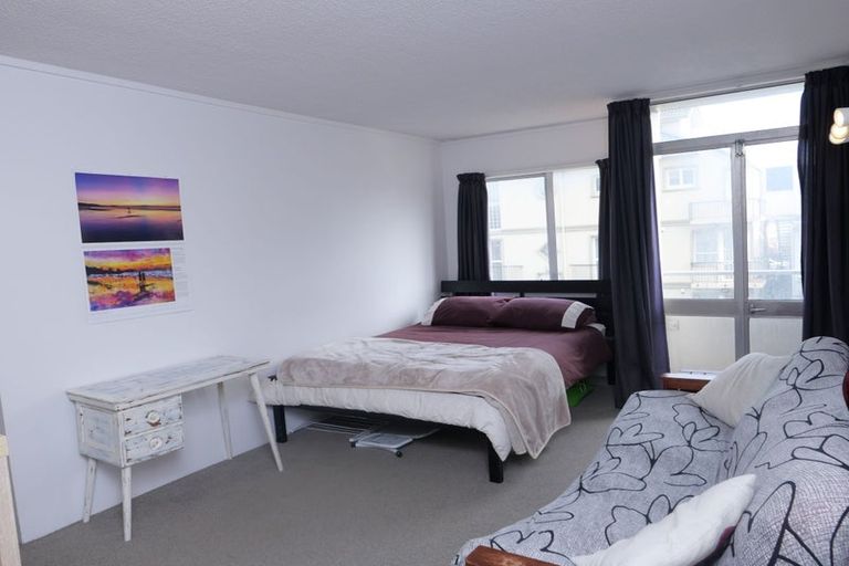 Photo of property in Melksham Towers, 102/131 Brougham Street, Mount Victoria, Wellington, 6011