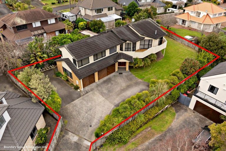 Photo of property in 8 Chiania Place, Somerville, Auckland, 2014