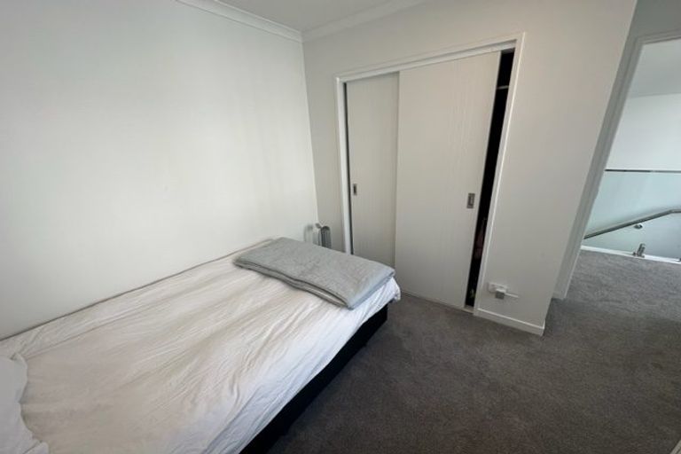 Photo of property in 7/11 Celeste Place, Totara Vale, Auckland, 0627