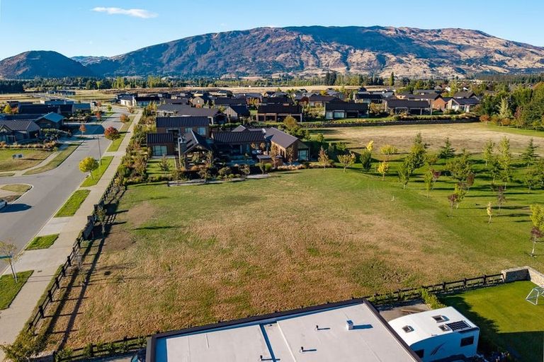 Photo of property in 12 Deans Drive, Wanaka, 9305