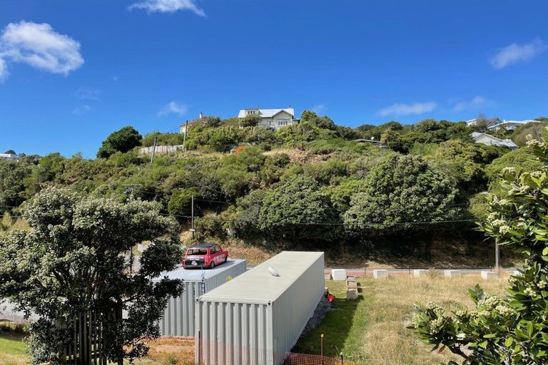 Photo of property in 76 Curtis Street, Northland, Wellington, 6012