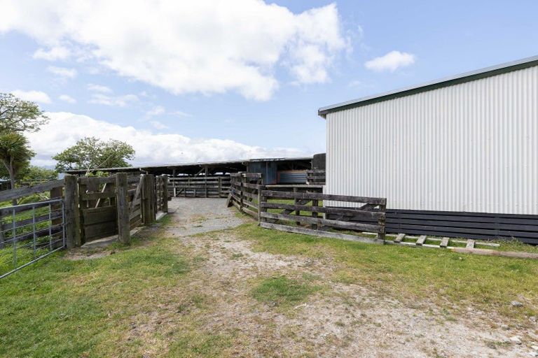 Photo of property in 282 Girls High School Road, Pukehuia, Tangiteroria, 0381