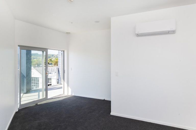 Photo of property in Marina View Apartments, 204/4 Reads Quay, Gisborne, 4010
