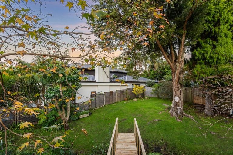 Photo of property in 21a Lyons Avenue, Murrays Bay, Auckland, 0630