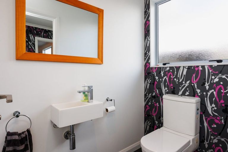 Photo of property in 59 Liberty Grove, Kelvin Grove, Palmerston North, 4414