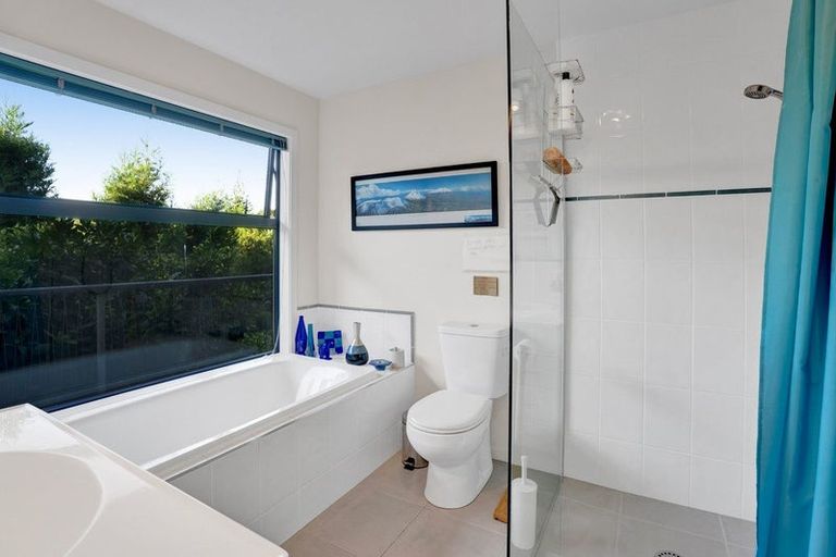 Photo of property in 127 Wairau Road, Oakura, 4314