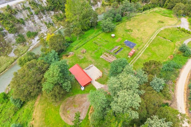 Photo of property in 16 Naumai Crescent, Mangamahu, Whanganui, 4586