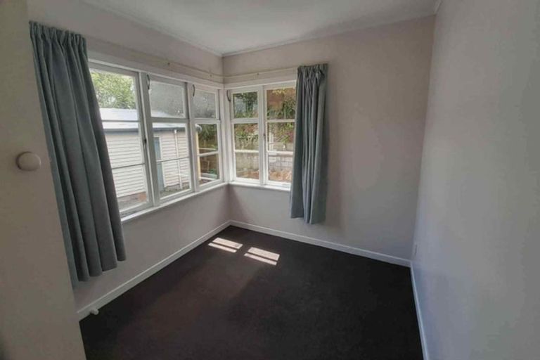 Photo of property in 54 Banbury Crescent, Fairfield, Hamilton, 3214