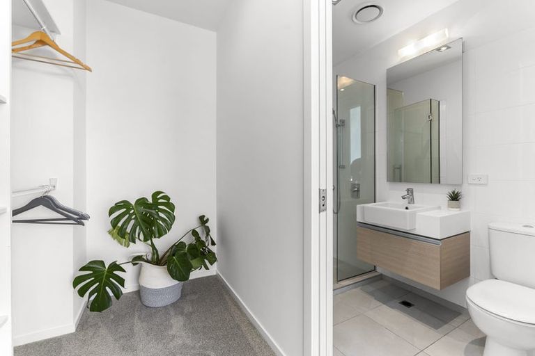 Photo of property in 22 Liardet Apartments, 303/22 Liardet Street, New Plymouth, 4310