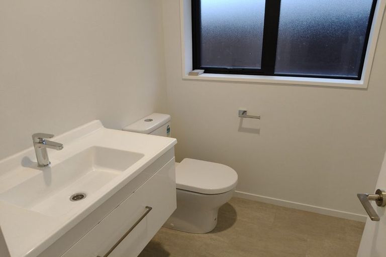 Photo of property in 18 Crossley Avenue, Woodend, 7610