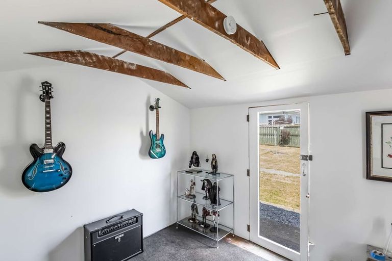 Photo of property in 11 George Street, Levin, 5510