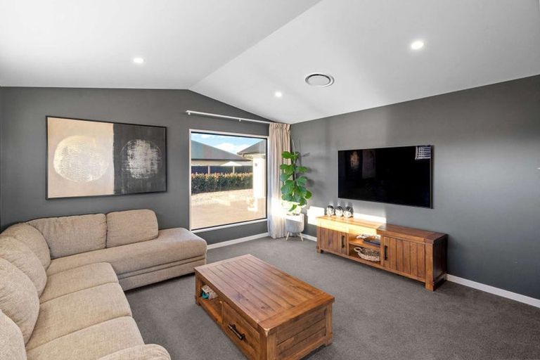 Photo of property in 11 Chris Drive, Rolleston, 7614