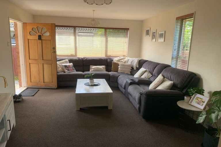 Photo of property in 64 Oakley Crescent, Hornby, Christchurch, 8042