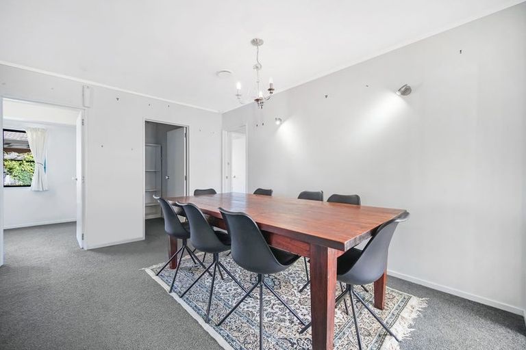 Photo of property in 14 Waimoko Glen, Swanson, Auckland, 0612