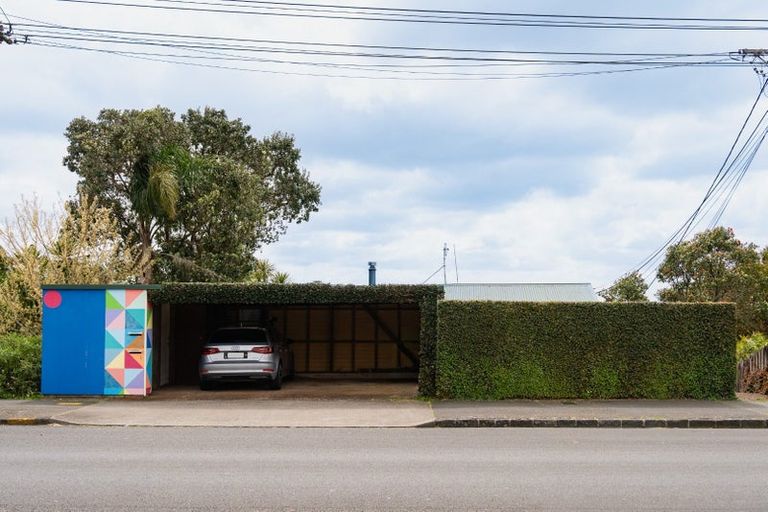 Photo of property in 137 Hinemoa Street, Birkenhead, Auckland, 0626