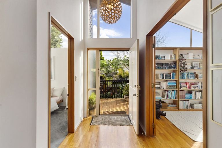 Photo of property in 7a Church Street, Northcote Point, Auckland, 0627