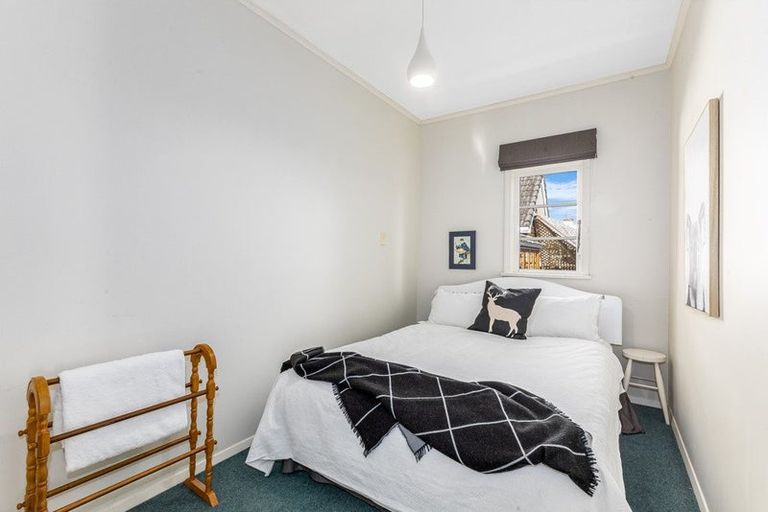 Photo of property in 218 Muritai Road, Eastbourne, Lower Hutt, 5013
