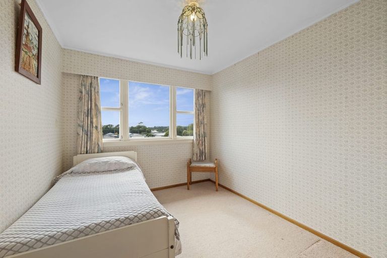 Photo of property in 10 Alberta Road, Glen Avon, New Plymouth, 4312