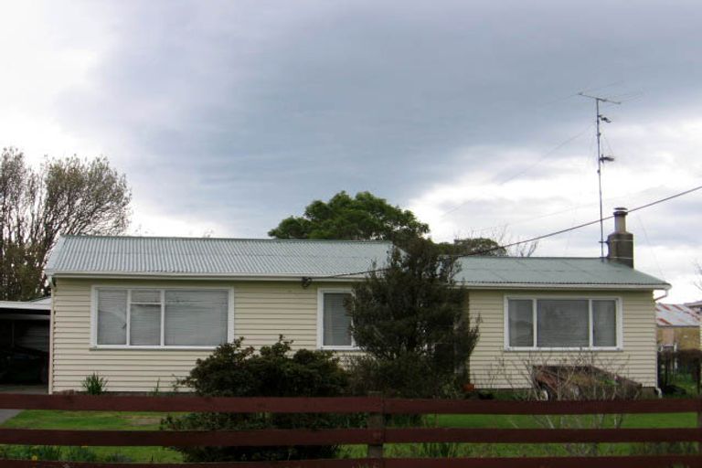 Photo of property in 14 Card Crescent, Featherston, 5710