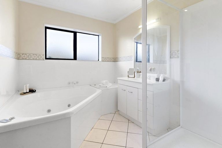 Photo of property in 7 Oak View Place, Greytown, 5712